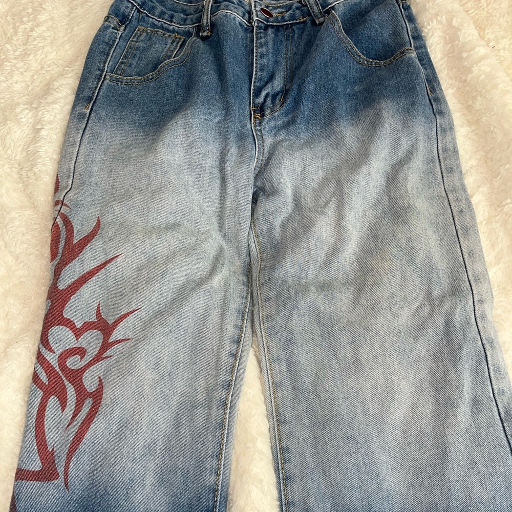 Y2k straight jeans with a baggy fit detailing on the side